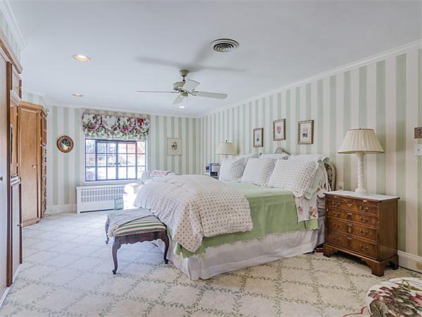 51 Gralynn Road Newton, MA 02459 - Photo 12 of 18
