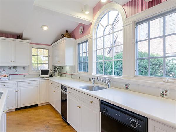 51 Gralynn Road Newton, MA 02459 - Photo 2 of 18