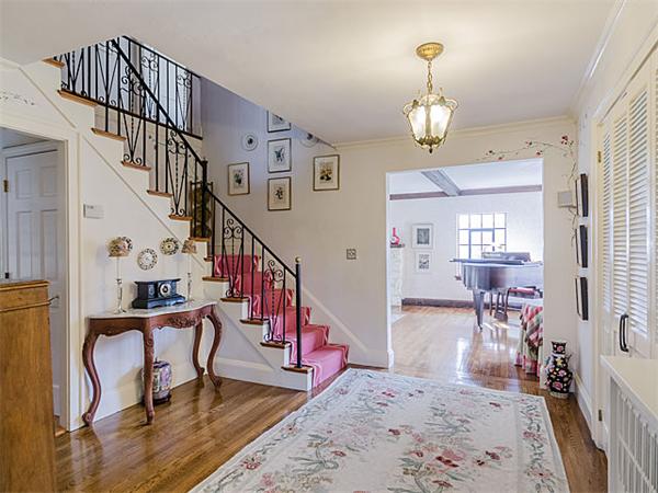 51 Gralynn Road Newton, MA 02459 - Photo 6 of 18