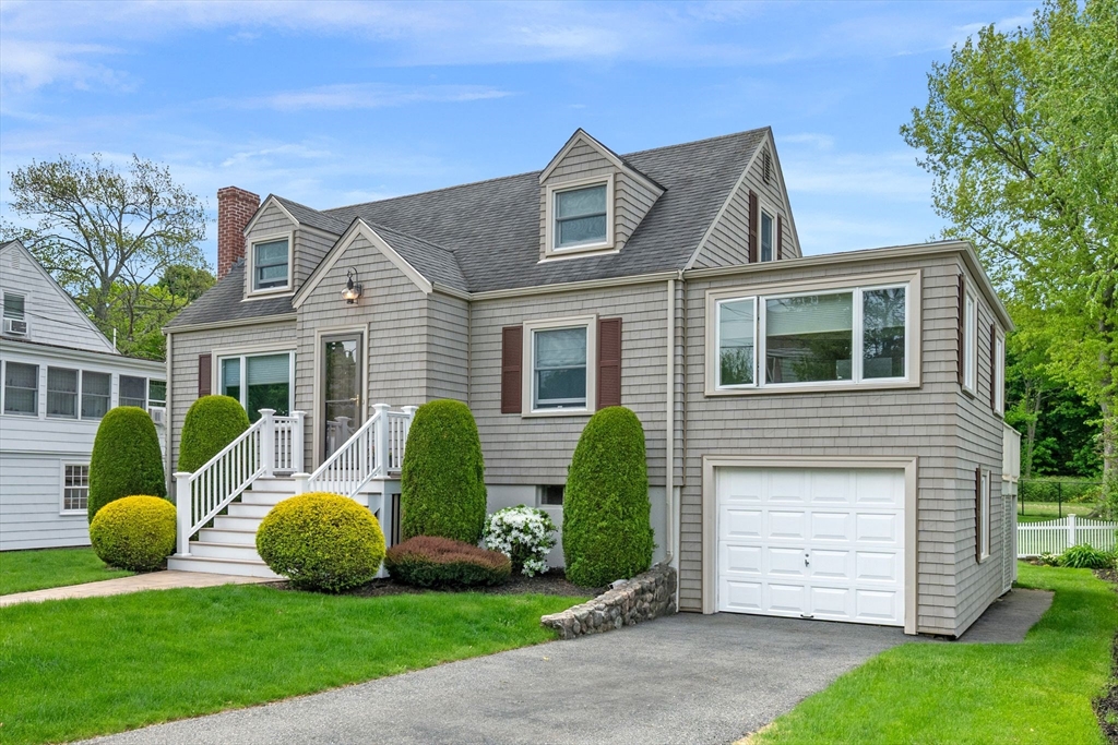 24 Muriel Road Swampscott, MA 01907 - Photo 3 of 31