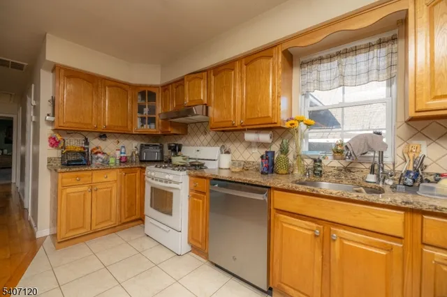 $849,000 | 310 1st Avenue, Elizabeth Port, NJ 07206