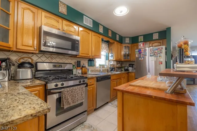 $849,000 | 310 1st Avenue, Elizabeth Port, NJ 07206