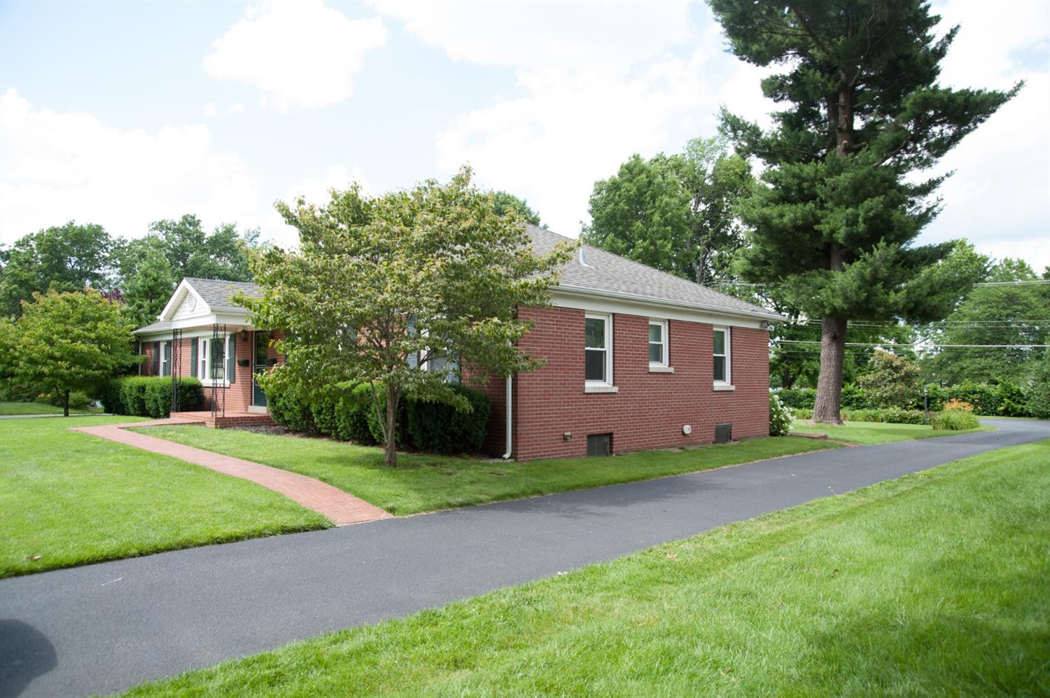 1925 Fontaine Road Lexington, KY 40502 - Photo 16 of 21 Photo 16