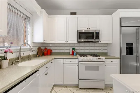 $1,595,000 | 174 Lawrence Avenue, Eastchester, NY 10709