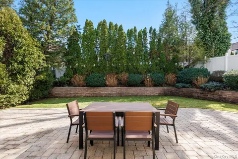 $1,595,000 | 174 Lawrence Avenue, Eastchester, NY 10709