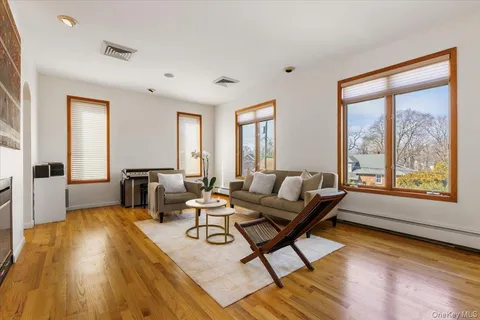 $1,595,000 | 174 Lawrence Avenue, Eastchester, NY 10709