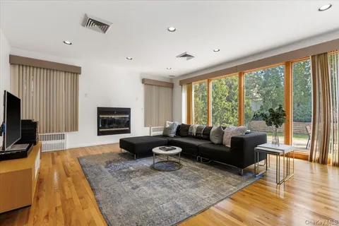 $1,595,000 | 174 Lawrence Avenue, Eastchester, NY 10709