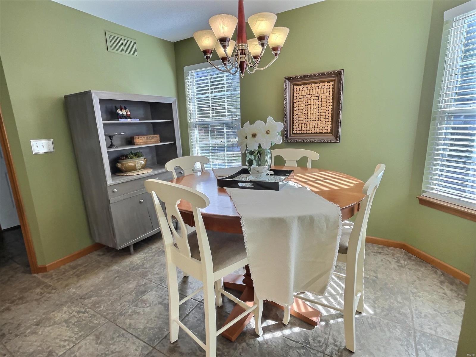 11 Meadow Rue Drive Edwardsville, IL 62025 - Photo 8 of 37 Gallery Image 8
