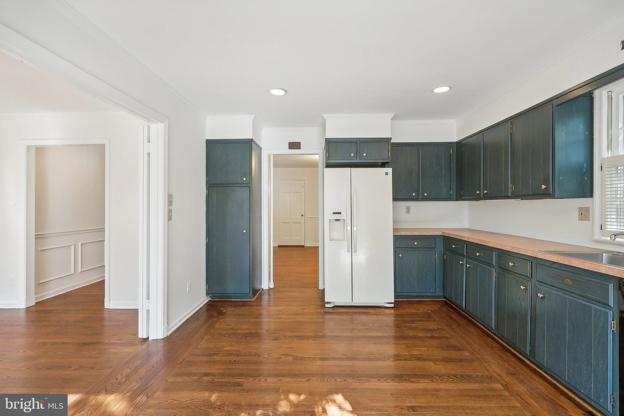 4405 Boxwood Road Bethesda, MD 20816 - Photo 17 of 58 Table-space kitchen