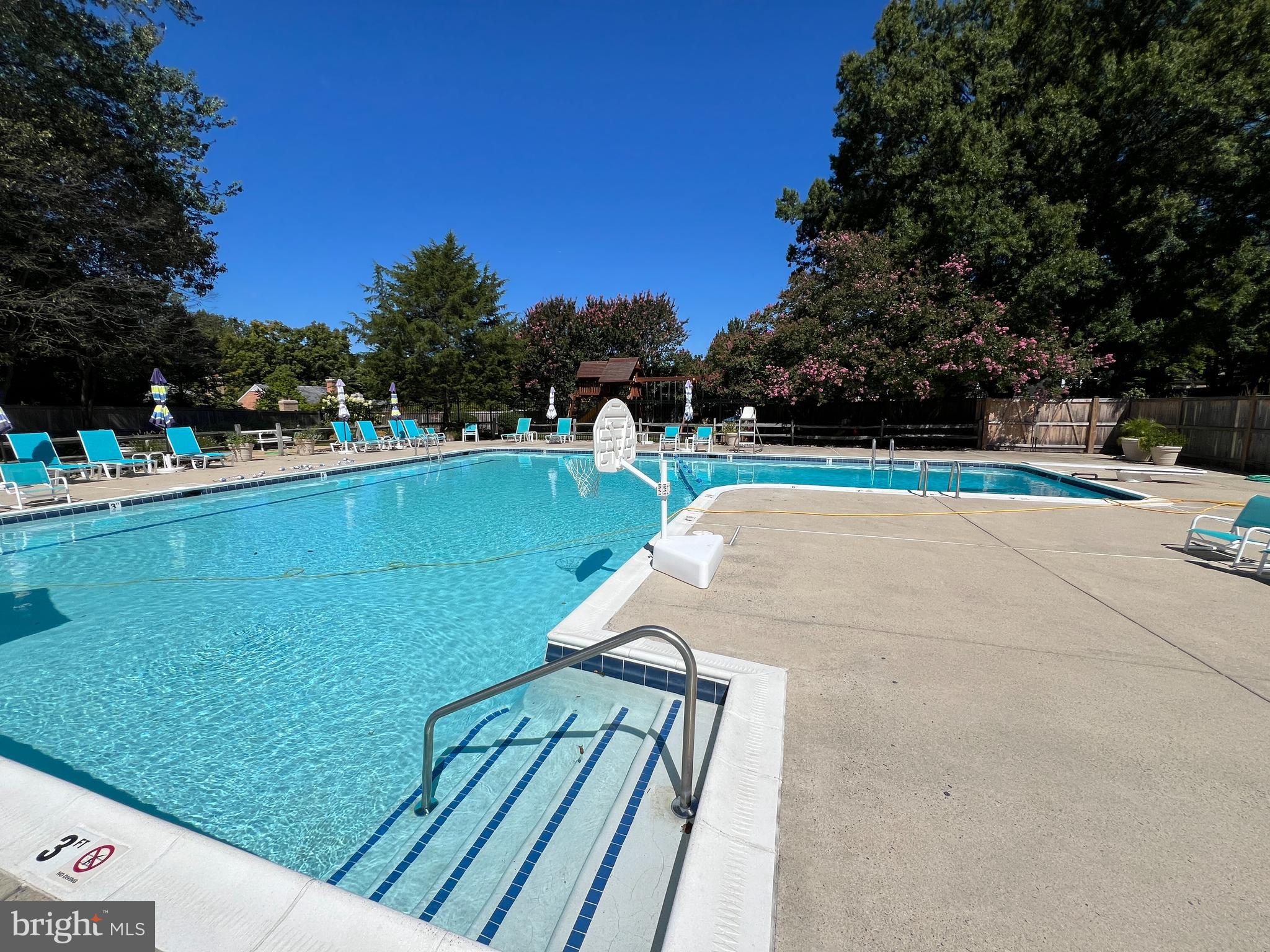 4405 Boxwood Road Bethesda, MD 20816 - Photo 58 of 58 Overlook Community Swimming erlook Swimming Pool