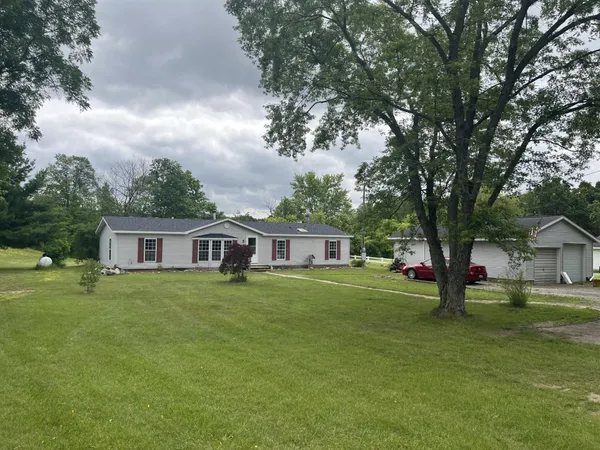 $254,900 | 1172 North Greenville Road, Stanton, MI 48888