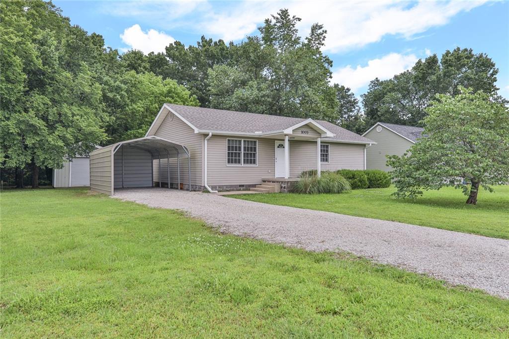 1003 South Ridgeway Street Caney, KS 67333 - Photo 2 of 19