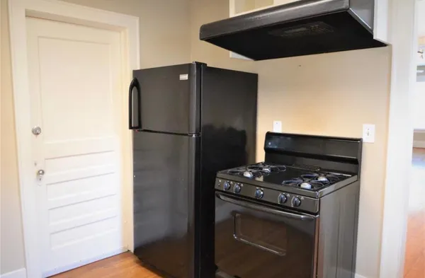 $2,395 | 1505 McDuffie Street, Houston, TX 77019