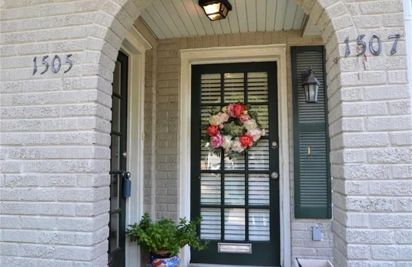 $2,395 | 1505 McDuffie Street, Houston, TX 77019