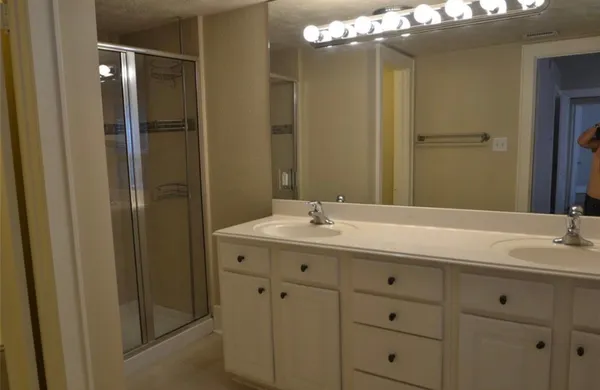 $2,395 | 1505 McDuffie Street, Houston, TX 77019