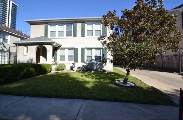 $2,395 | 1505 McDuffie Street, Houston, TX 77019