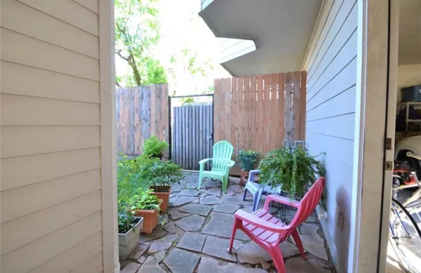 $2,395 | 1505 McDuffie Street, Houston, TX 77019