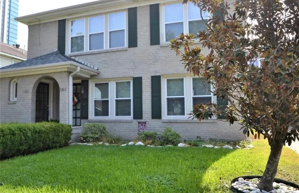 $2,395 | 1505 McDuffie Street, Houston, TX 77019