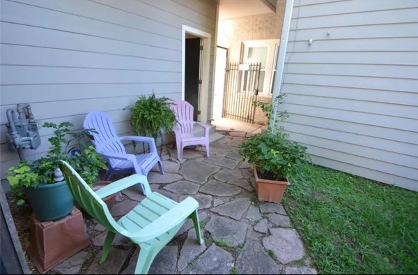 $2,395 | 1505 McDuffie Street, Houston, TX 77019