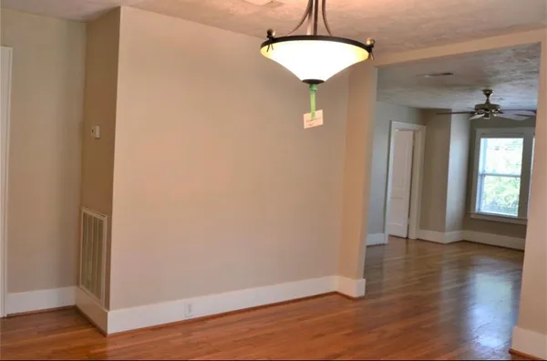 $2,395 | 1505 McDuffie Street, Houston, TX 77019