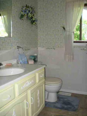 5035 North Vassar Road Flint, MI 48506 - Photo 9 of 14 20249768-8.JPG