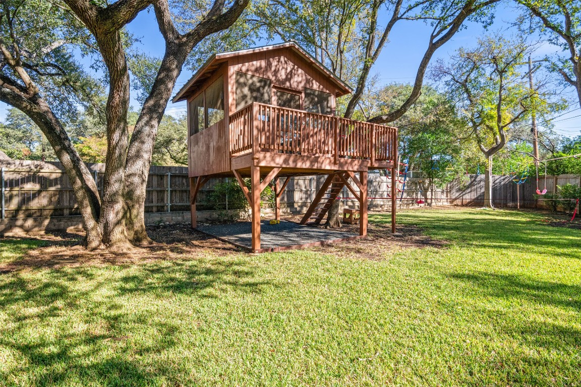 7603 Rustling Cove Austin, TX 78731 - Photo 30 of 34 a view of a park with large trees