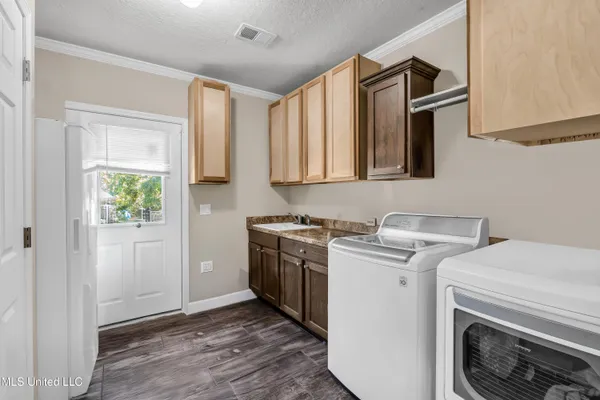 $389,900 | 17990 Cuevas Road, Kiln, MS 39556