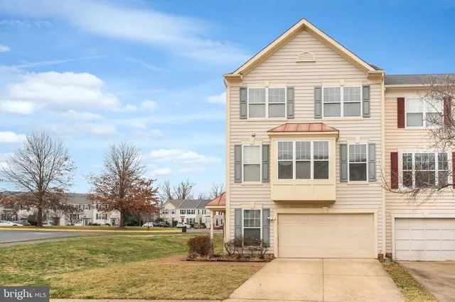$3,400 | 43792 Sunset Terrace, Ashburn, VA 20147