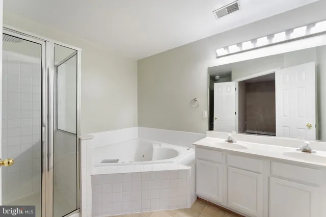 $3,400 | 43792 Sunset Terrace, Ashburn, VA 20147