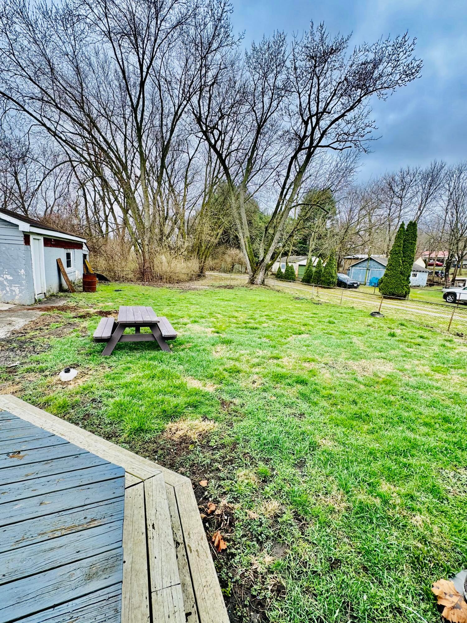 1015 Hart Road Columbus, OH 43223 - Photo 32 of 34 Back yard