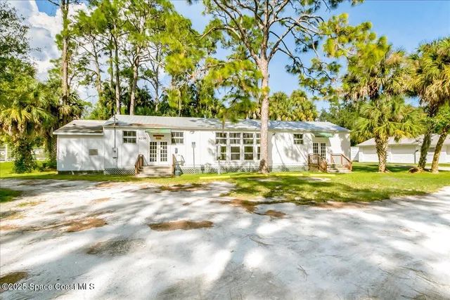 $446,000 | 544 South Wildwood Lane, Melbourne Village, FL 32904