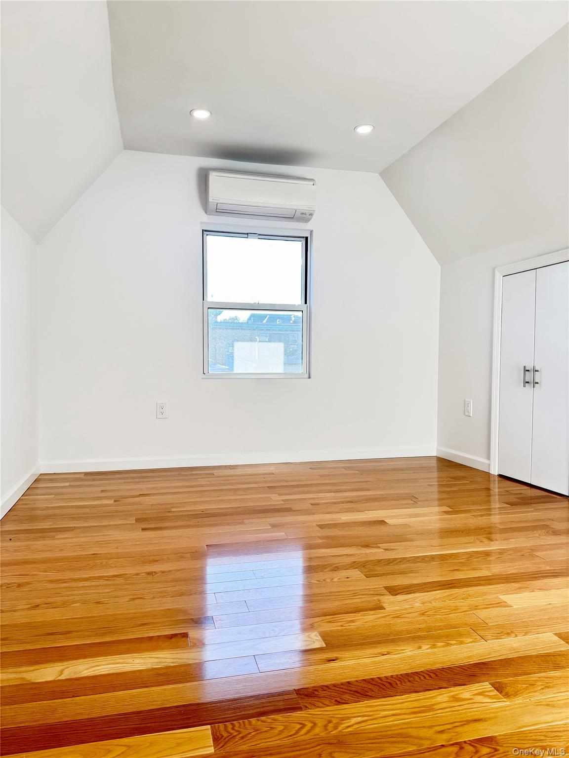 87-44 89th Street Queens, NY 11421 - Photo 8 of 10 a view of an ocean