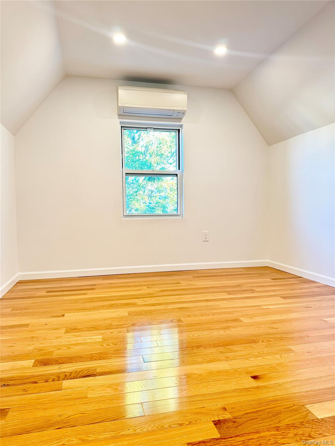 87-44 89th Street Queens, NY 11421 - Photo 9 of 10 a view of an ocean