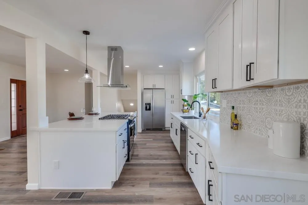 11366 Meadow View Road El Cajon, CA 92020 - Photo 11 of 24 Gallery Image 11