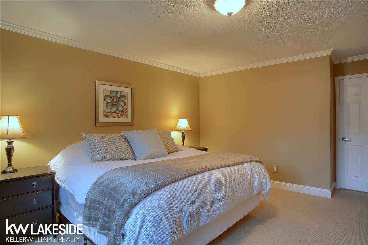 1352 Greenleaf Drive Rochester, MI 48309 - Photo 14 of 31 31338956-13.JPG