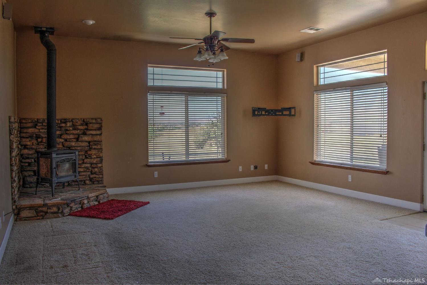23707 Clover Spring Road Tehachapi, CA 93561 - Photo 14 of 27 Gallery Image 14