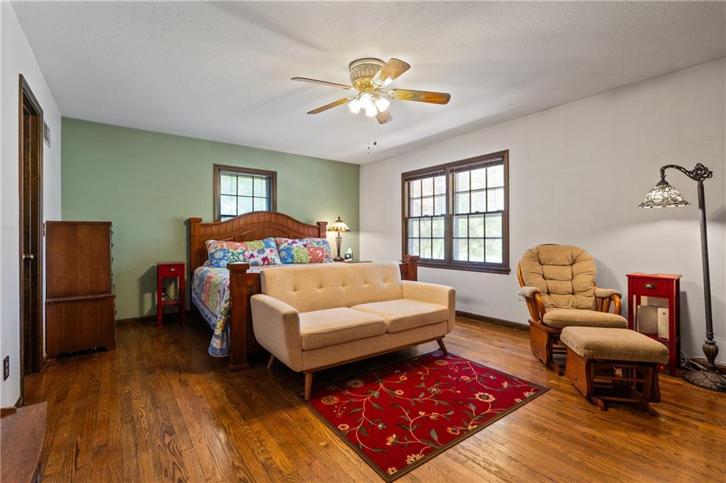 11524 Rosehill Road Overland Park, KS 66210 - Photo 15 of 32
