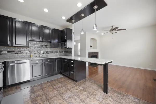 $449,000 | 4188 Milford Lane, Aurora, IL 60504