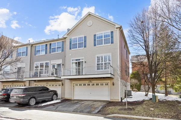 $449,000 | 4188 Milford Lane, Aurora, IL 60504