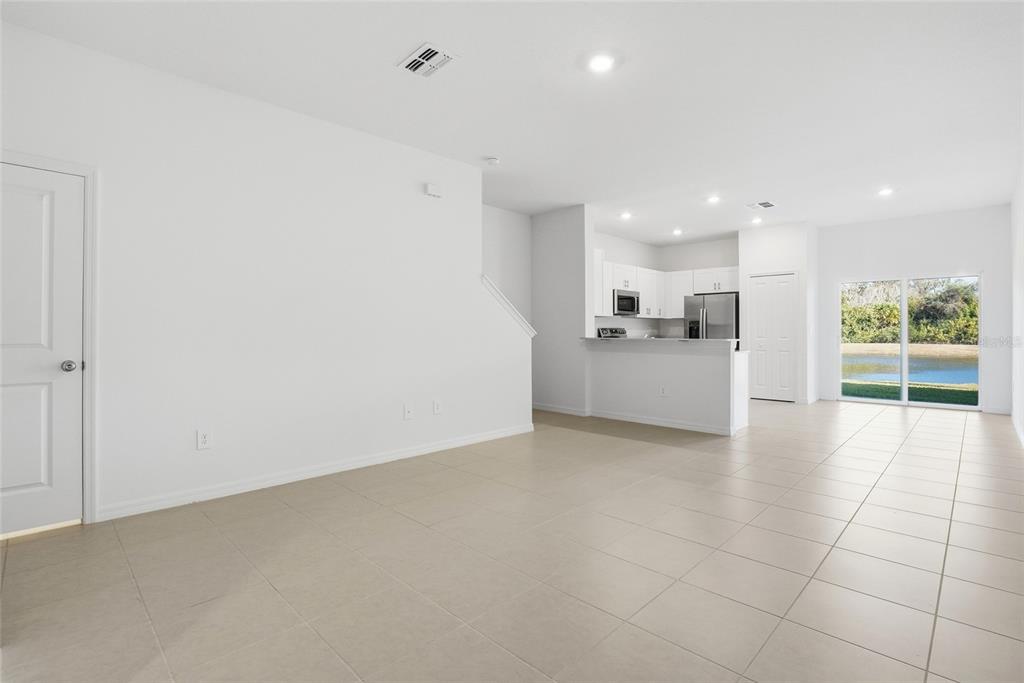 282 27th Street Southeast Ruskin, FL 33570 - Photo 5 of 34