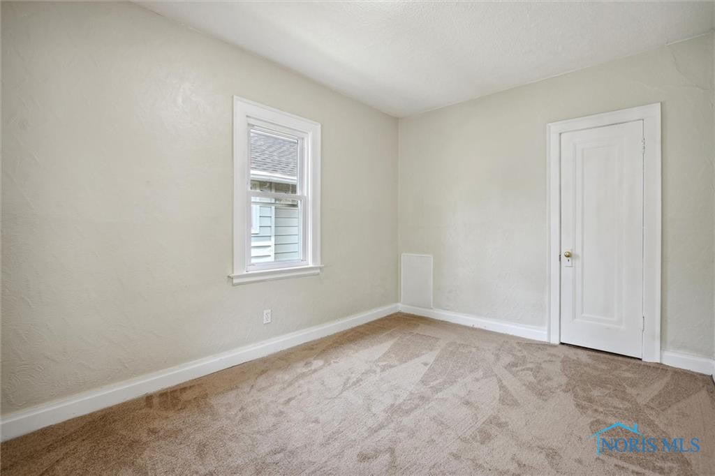1746 Mansfield Road Toledo, OH 43613 - Photo 13 of 28 Gallery Image 13