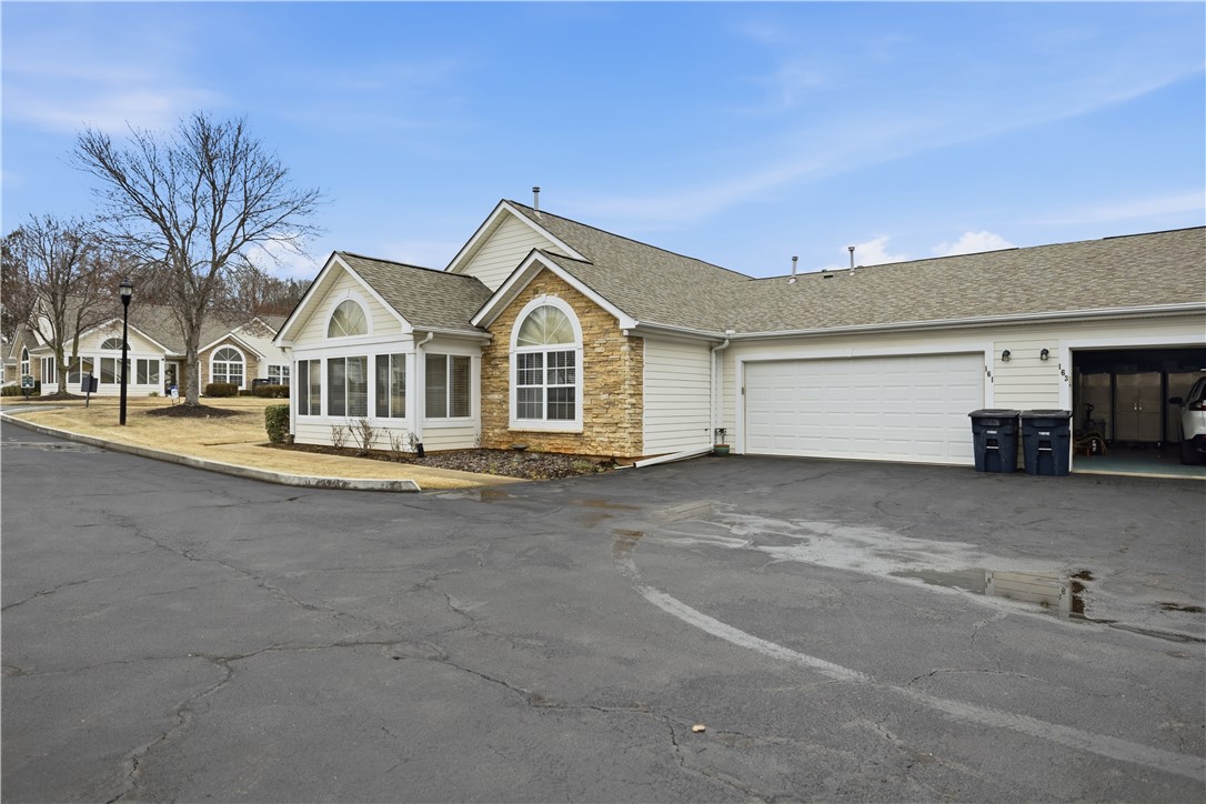 161 Life Style Lane Anderson, SC 29621 - Photo 4 of 22 This charming residence features an attached garage and beautiful architectural details.