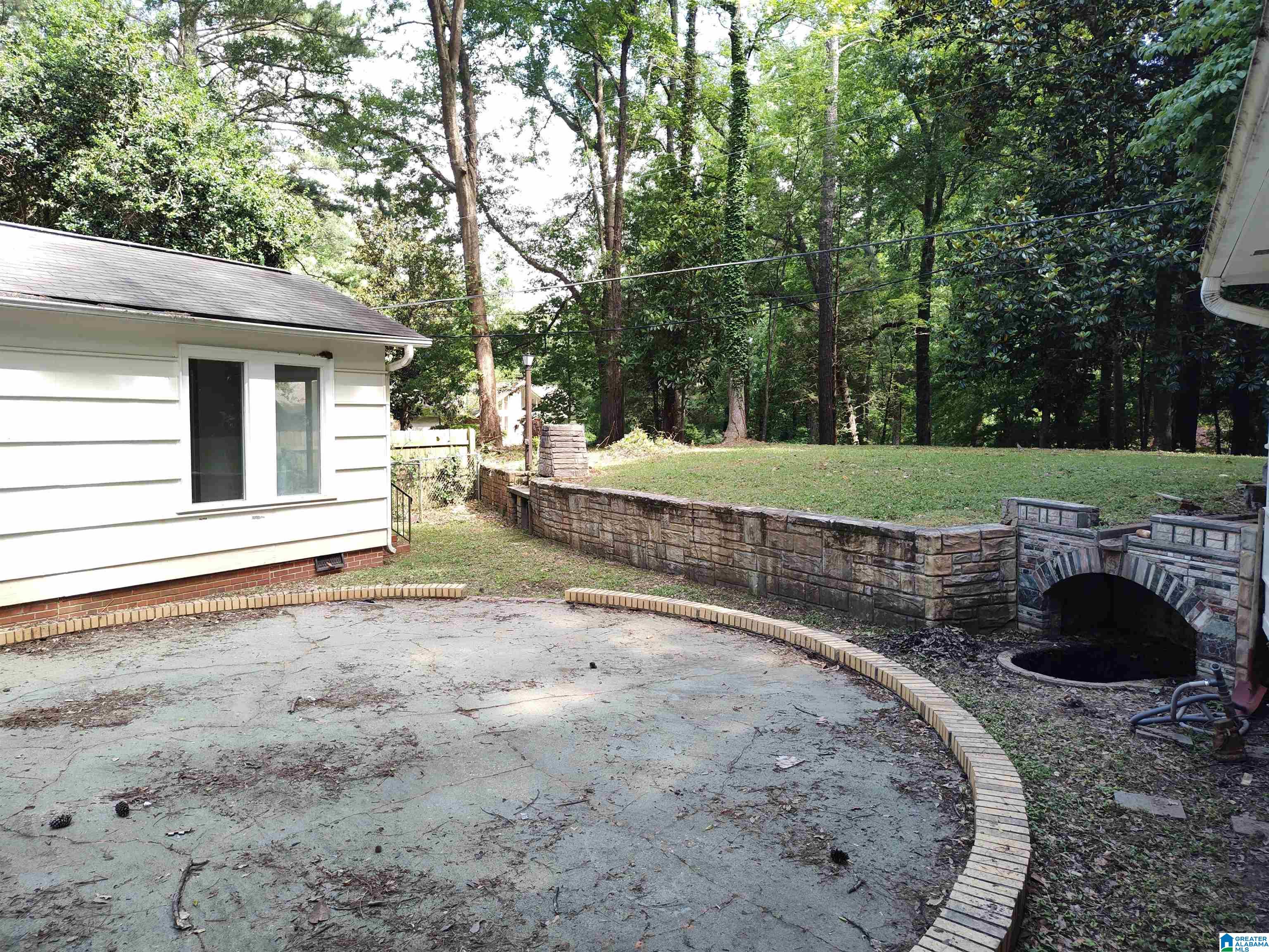 204 Primrose Path Sylacauga, AL 35150 - Photo 2 of 13