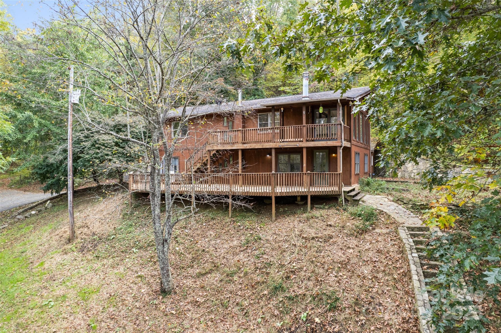 940 Haynes Cove Clyde, NC 28721 - Photo 3 of 48