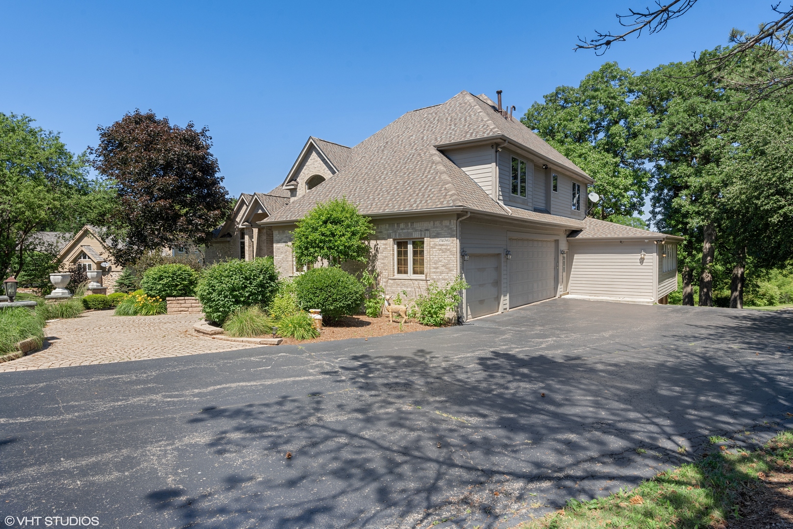 35W740 Valleyview Road Dundee, IL 60102 - Photo 2 of 43