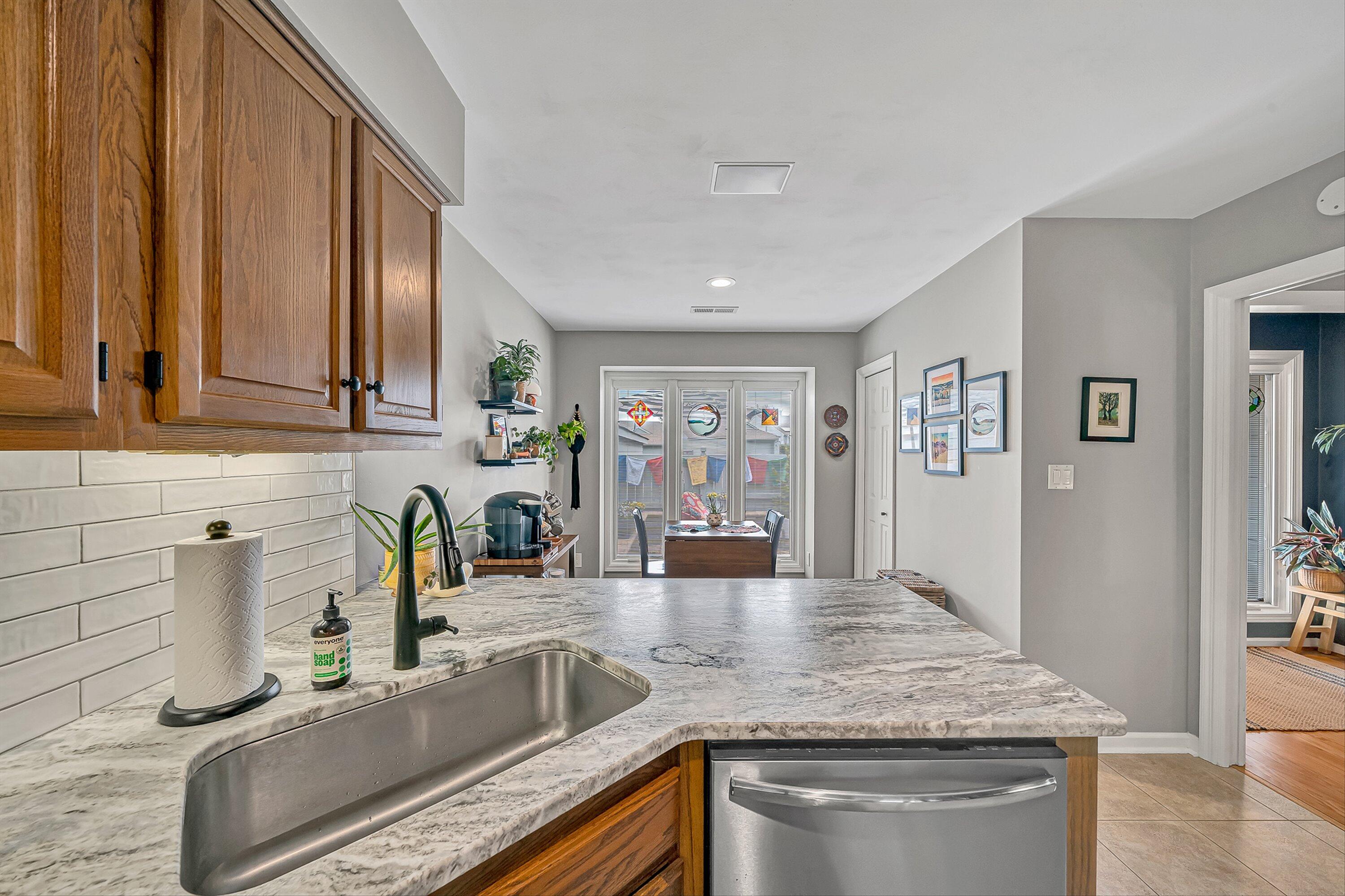 2509 South Clearing Road Salem, VA 24153 - Photo 11 of 36 11-VM-02400