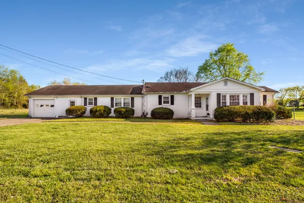 $2,100 | 7172 Lascassas Pike, Lascassas, TN 37085