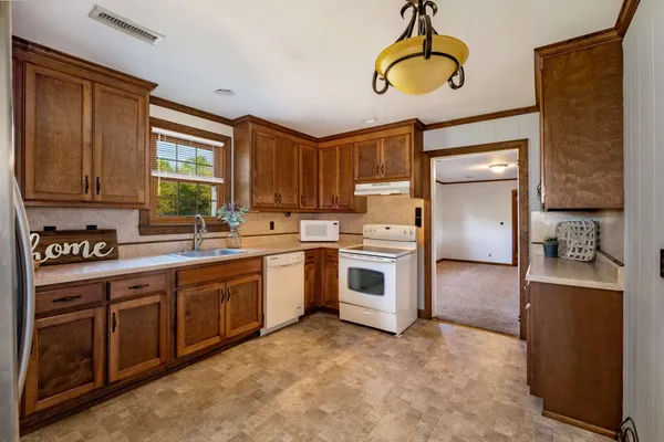 $2,100 | 7172 Lascassas Pike, Lascassas, TN 37085
