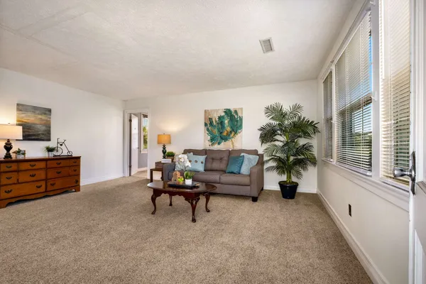 $2,100 | 7172 Lascassas Pike, Lascassas, TN 37085