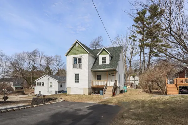 $579,900 | 17 Trues Parkway, Sandown, NH 03873